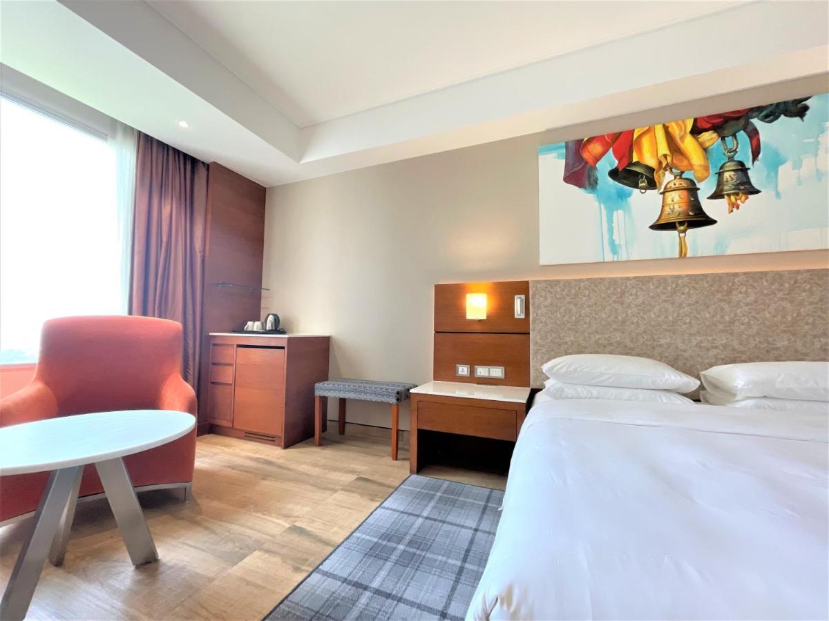 Hyatt Centric Janakpuri New Delhi Otel Dış mekan fotoğraf A room at the hotel