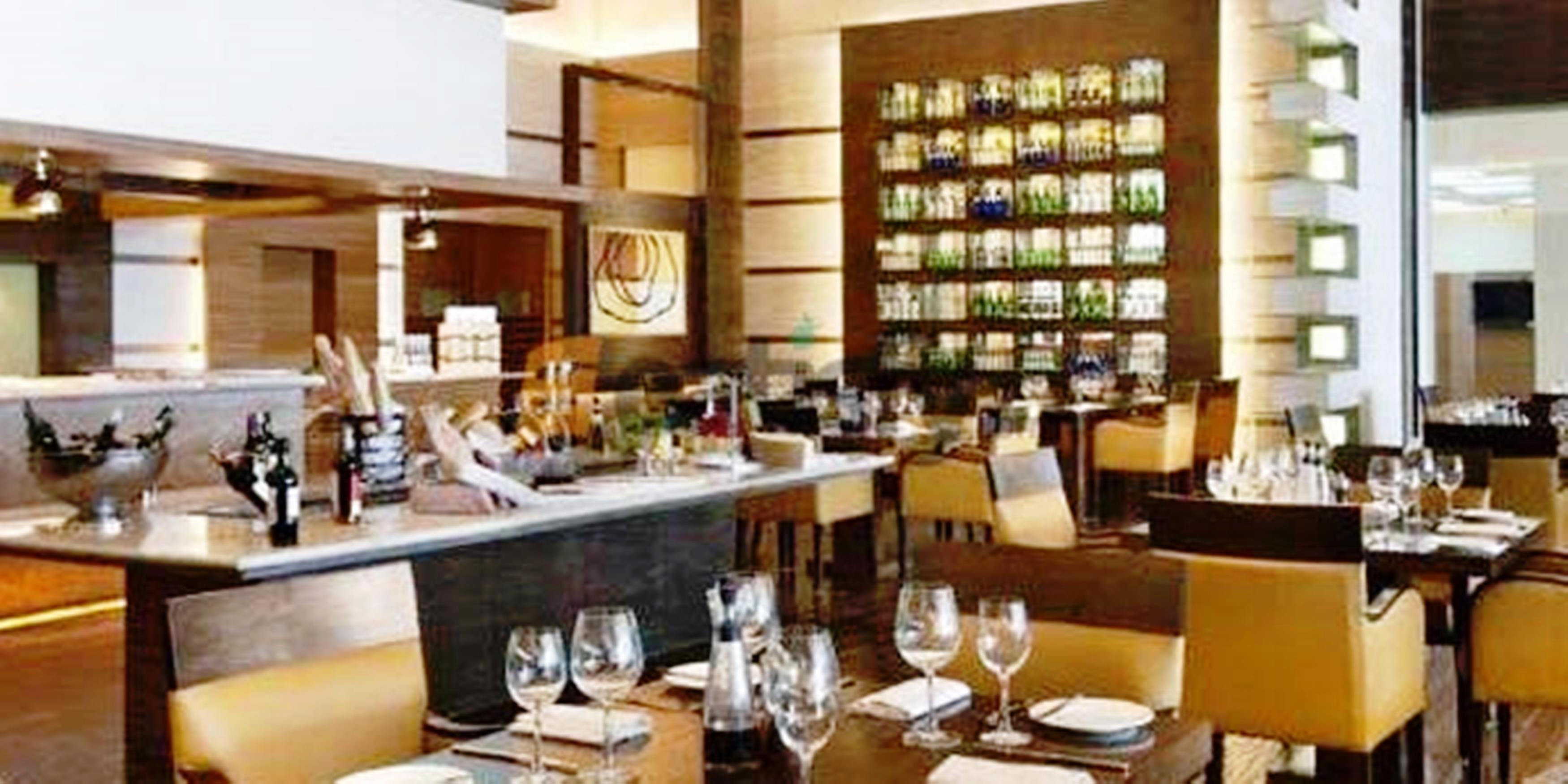 Hyatt Centric Janakpuri New Delhi Otel Dış mekan fotoğraf The interior of the restaurant