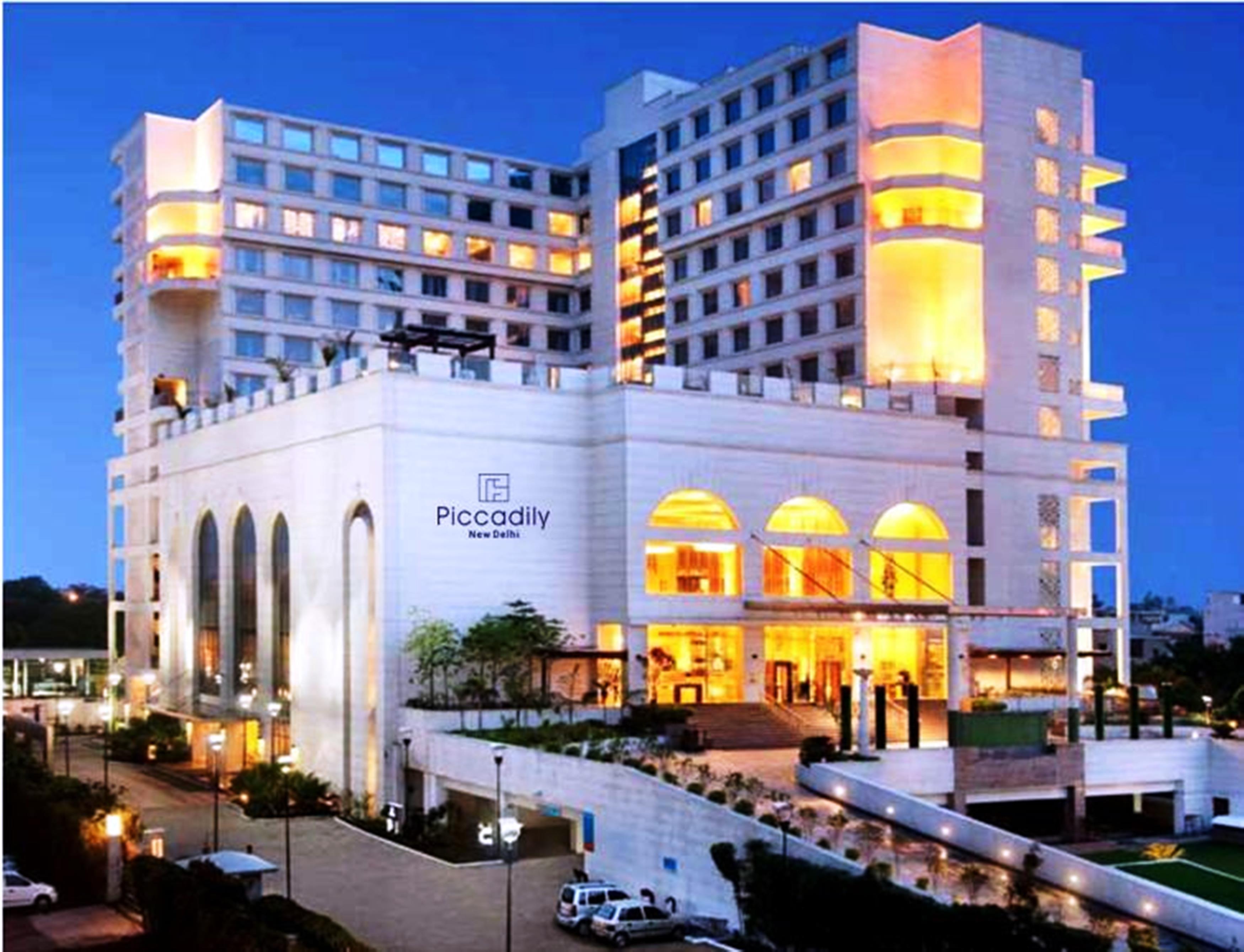 Hyatt Centric Janakpuri New Delhi Otel Dış mekan fotoğraf The Piccadilly Hotel