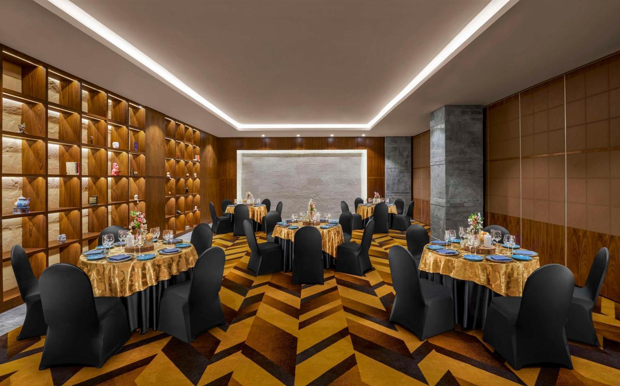 Hyatt Centric Janakpuri New Delhi Otel Dış mekan fotoğraf The Royal Ballroom